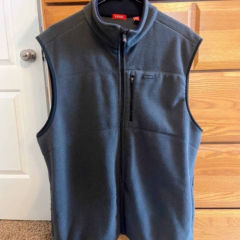 Izod Gray Vest for Versatile Layering